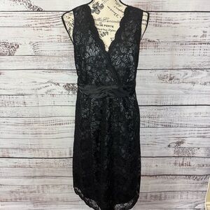 A Pea in the pod Dress black lace v-neck size large sleeveless maternity dress